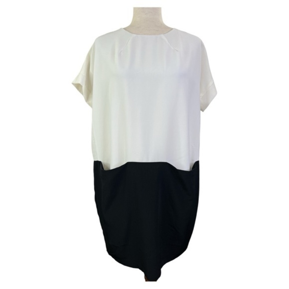 VERTIGO NWT WOMEN’S BLACK AND WHITE DRESS WITH POCKETS SZ S